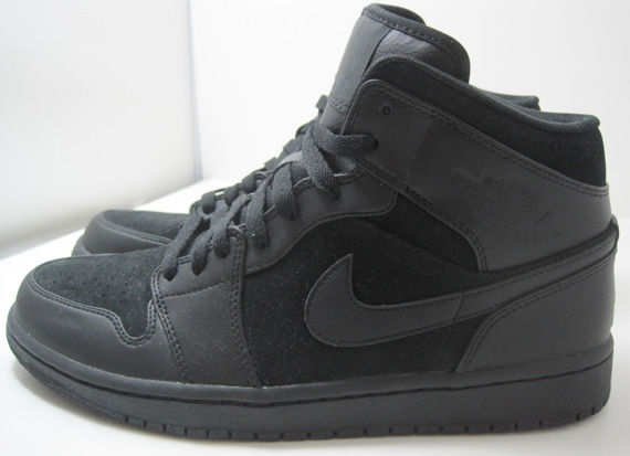 Air Jordan 1 Mid Blackout Fall 2012 3