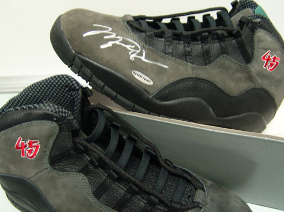 Air Jordan X ‘Shadow’ – OG Autographed ’45’ Sample