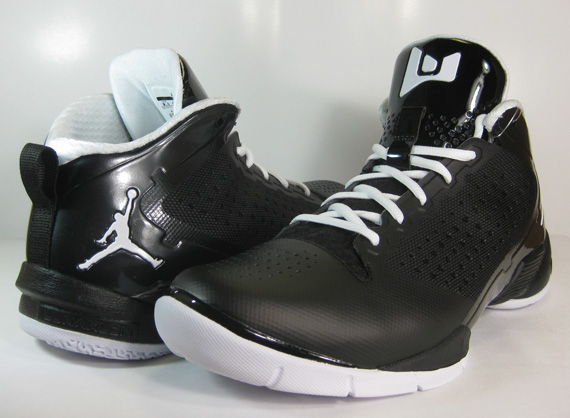 Jordan Fly Wade Blk Wht Release Reminder 4