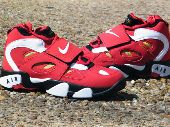 Nike Air Diamond Turf Ii Varsity Red Metallic Gold Arriving At Retailers 2