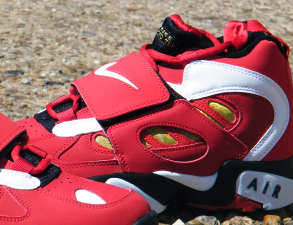 Nike Air Diamond Turf Ii Varsity Red Metallic Gold Arriving At Retailers 3