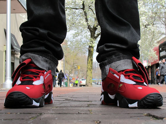 Nike Air Diamond Turf II - Varsity Red '49ers' | On-Feet Images