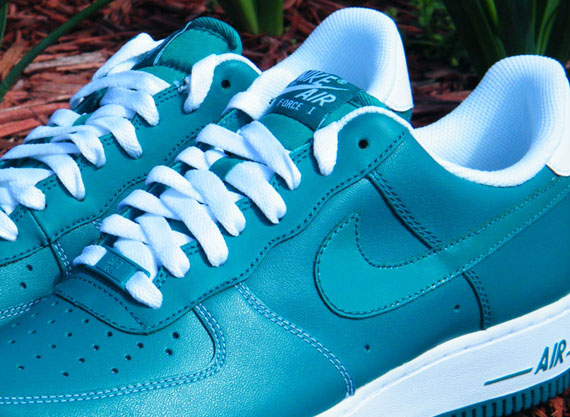 Nike Air Force 1 Low – Lush Teal – White