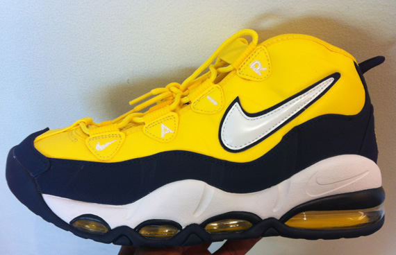 Nike Air Max Tempo Michigan