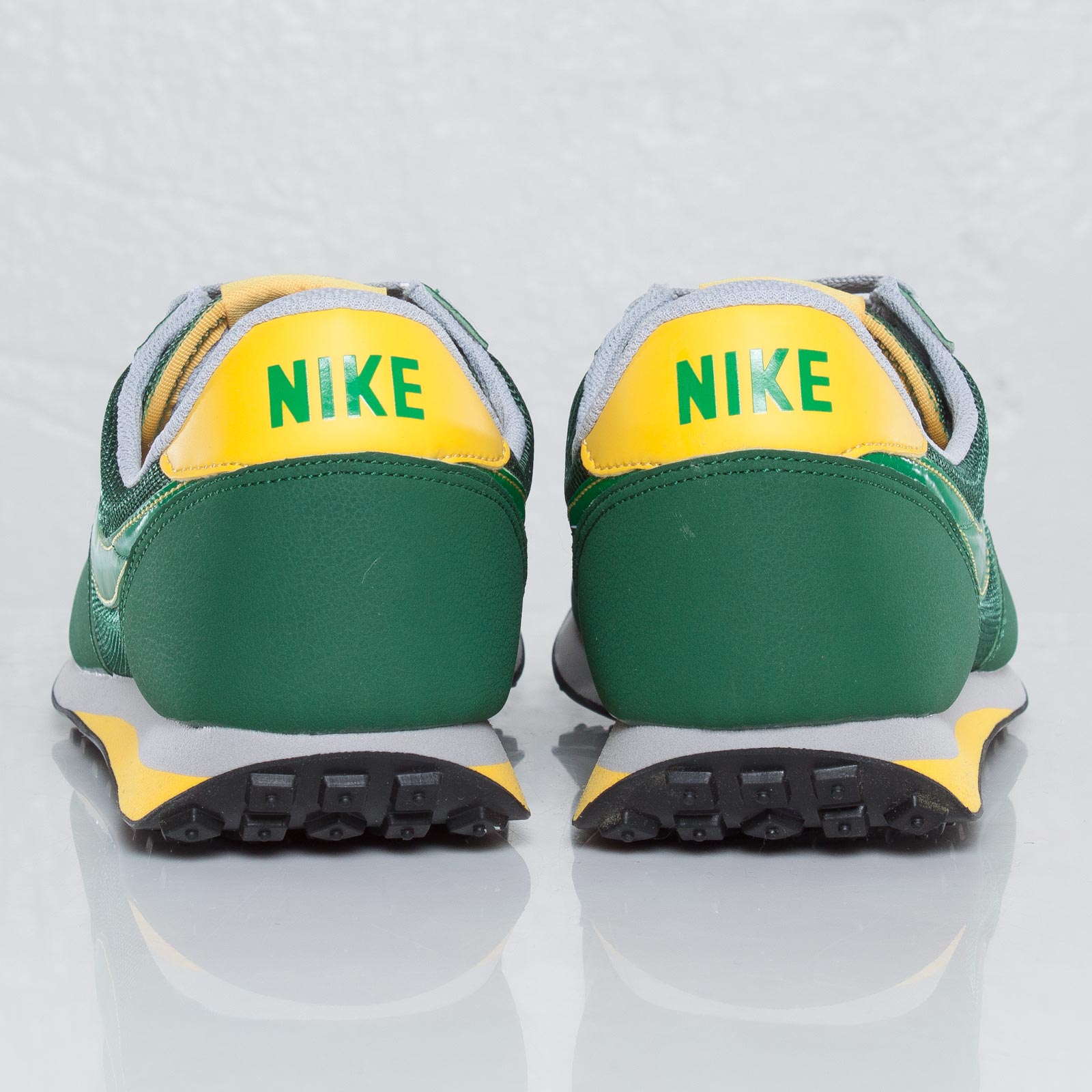 Nike Elite Gorge Green Court Green Wolf Grey 5