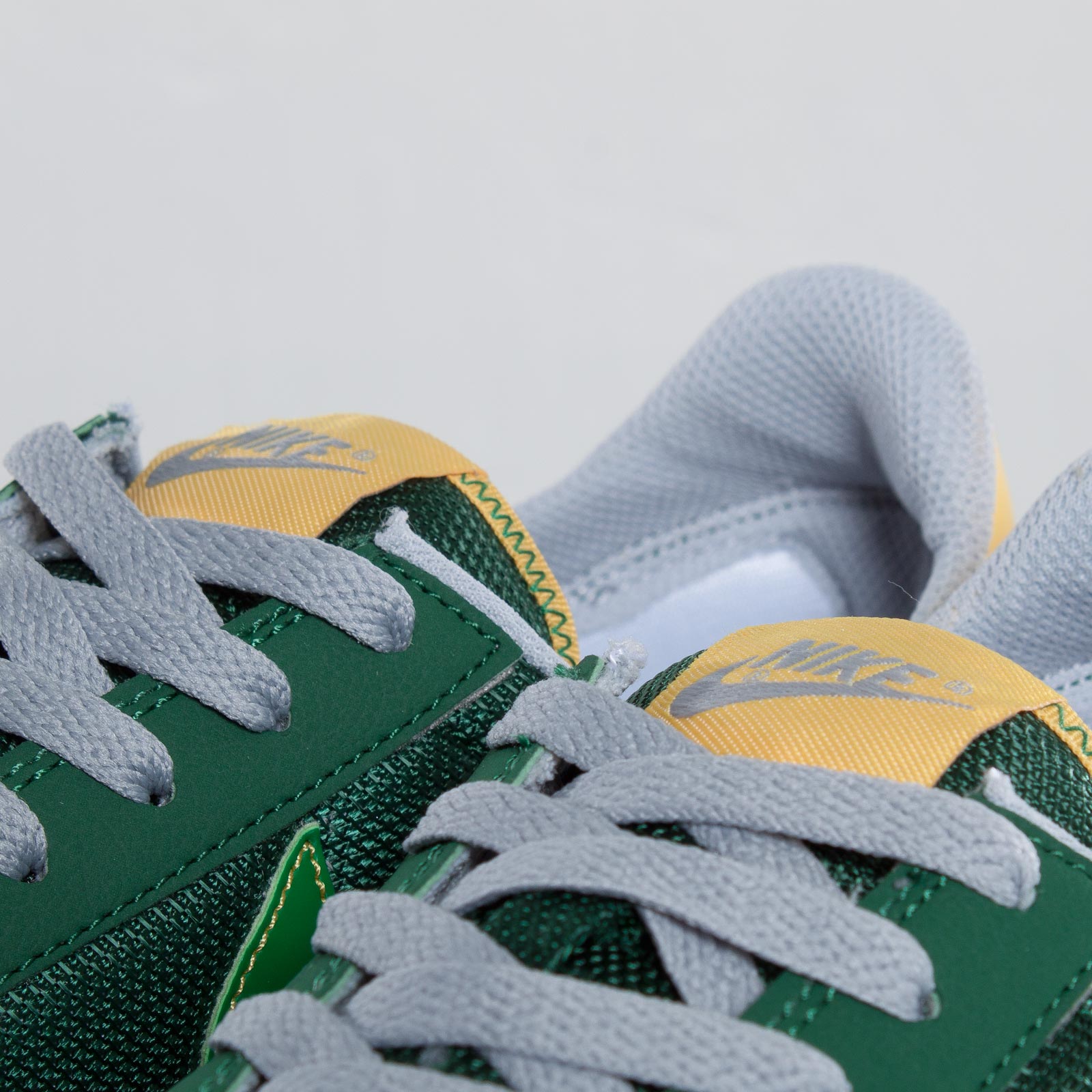 Nike Elite Gorge Green Court Green Wolf Grey 7