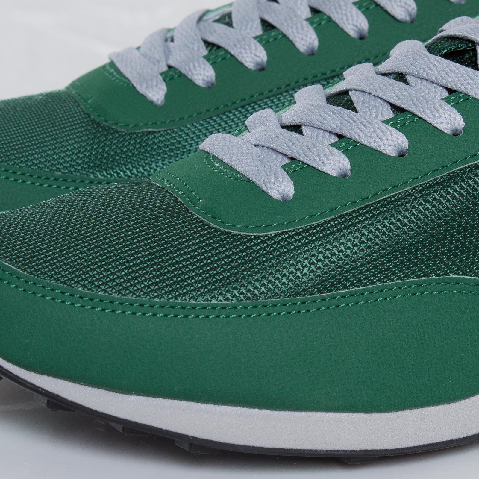 Nike Elite Gorge Green Court Green Wolf Grey 8