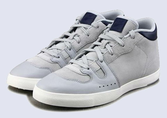 Nike Manor – Grey – Navy