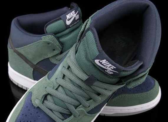 Nike Sb Dunk Mid Nori