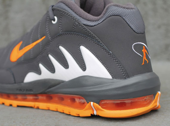 Nike Total Griffey Max ’99 – Dark Grey – Vivid Orange