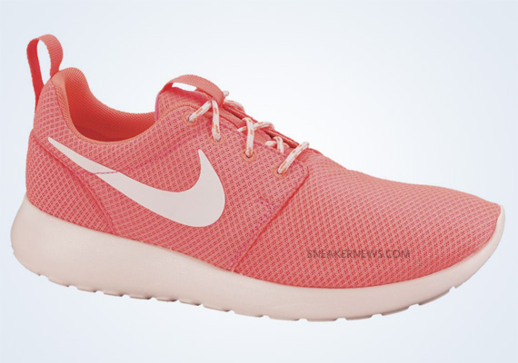 Nike Wmns Roshe Run Hot Punch 2