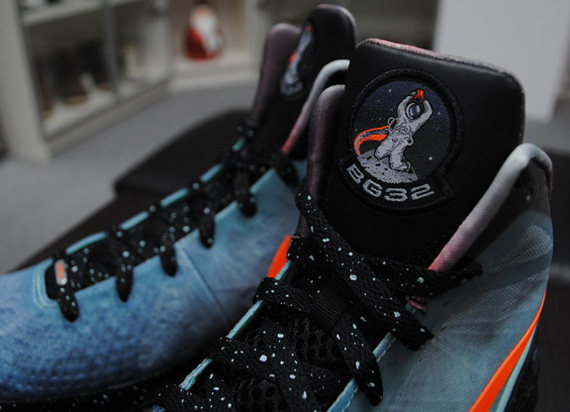 Nike Zoom Hyperdunk 2011 Supreme – Blake Griffin ‘Galaxy’ PE | Detailed Images