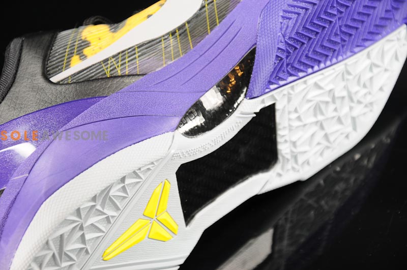 Nike Zoom Kobe 7 Poison Dart Frog Lakers 10