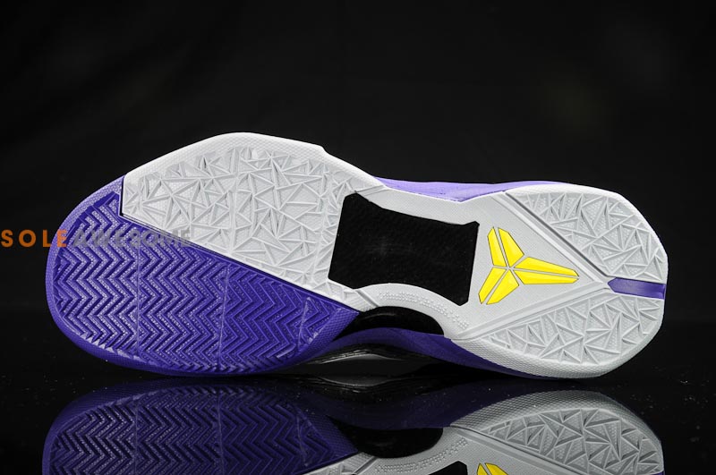 Nike Zoom Kobe 7 Poison Dart Frog Lakers 8
