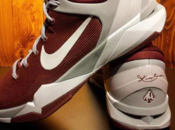 Nike Zoom Kobe VII 'Lower Merion Aces' - First Look