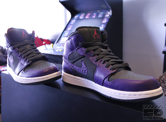 Air Jordan 1 Phat Anthracite Club Purple Spark 2