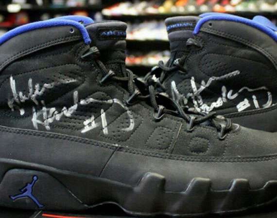 Air Jordan IX – Penny Hardaway Autographed Game-Worn PE