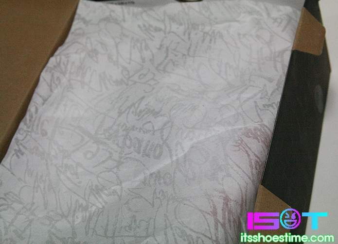 Air Jordan Xi Low White Varsity Red Detailed Images 04