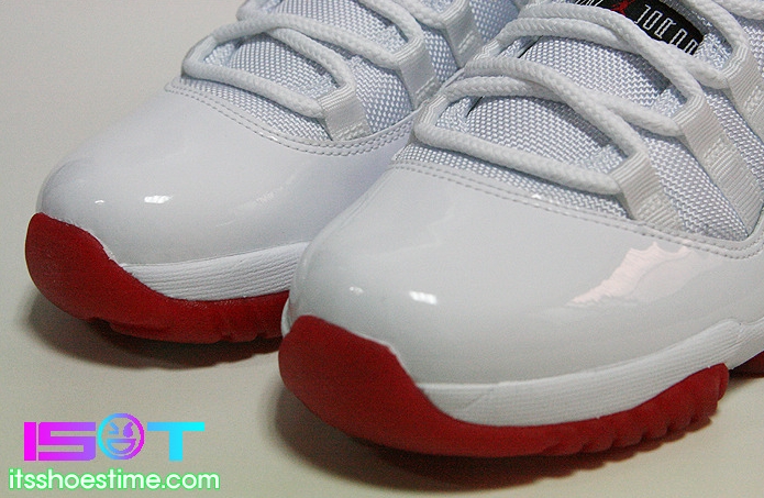 Air Jordan Xi Low White Varsity Red Detailed Images 08