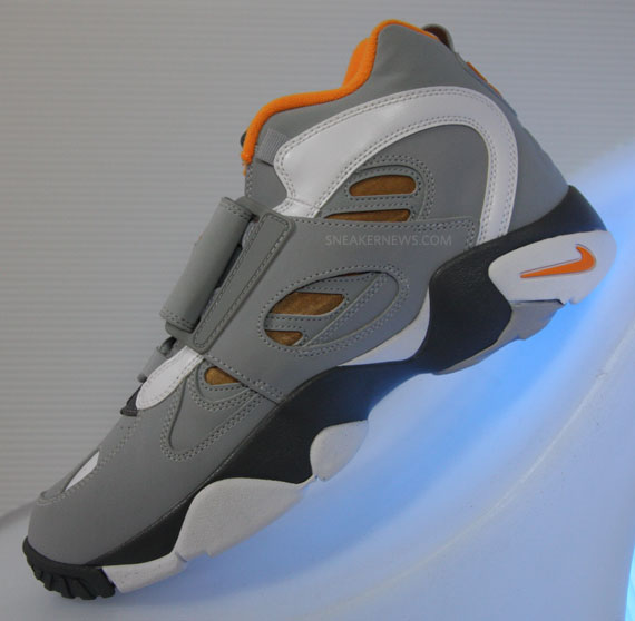 Nike Air Diamond Turf Ii Grey Orange White 2