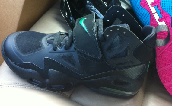 nike-air-max-express-black-pine-green-1 Nike Air Max Express Black Pine Green 1