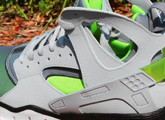 Nike Huarache Basketball 2012 – Wolf Grey – Action Green