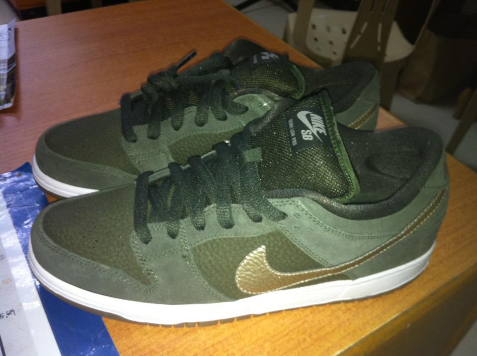 Nike SB Dunk Low – Sequoia – Metal Zinc