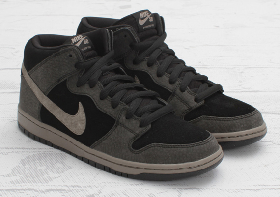 Nike Sb Dunk Mid Black Iron 21