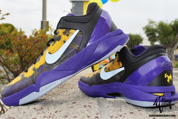 Nike Zoom Kobe Vii Poison Dart Frog Lakers 02