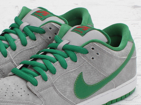 Nike SB Dunk Low Premium 'Medusa' - Available