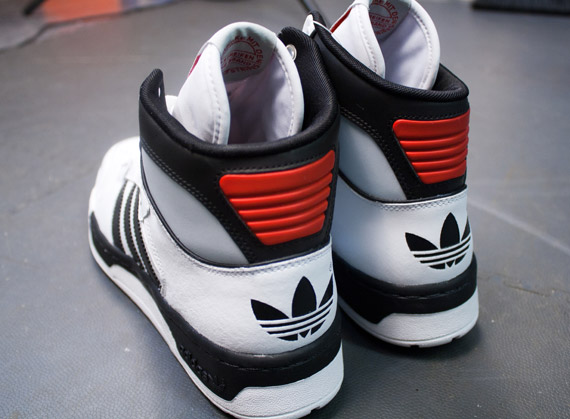 Adidas Originals Conductor Hi White Black Red 4