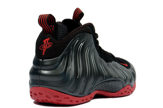 Air Foamposite One Black Varsity Red 2007