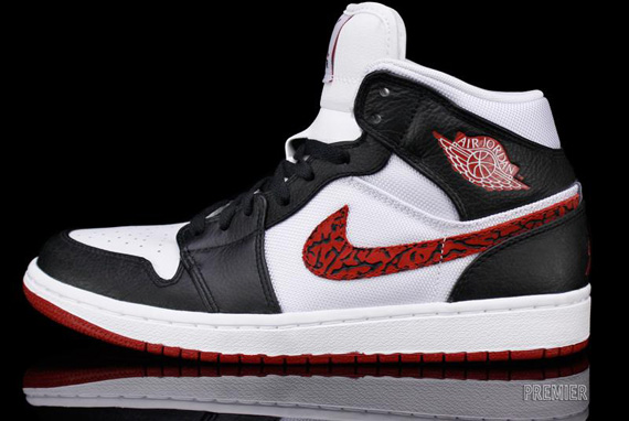 Air Jordan 1 Phat White Black Varsity Red Elephant 1