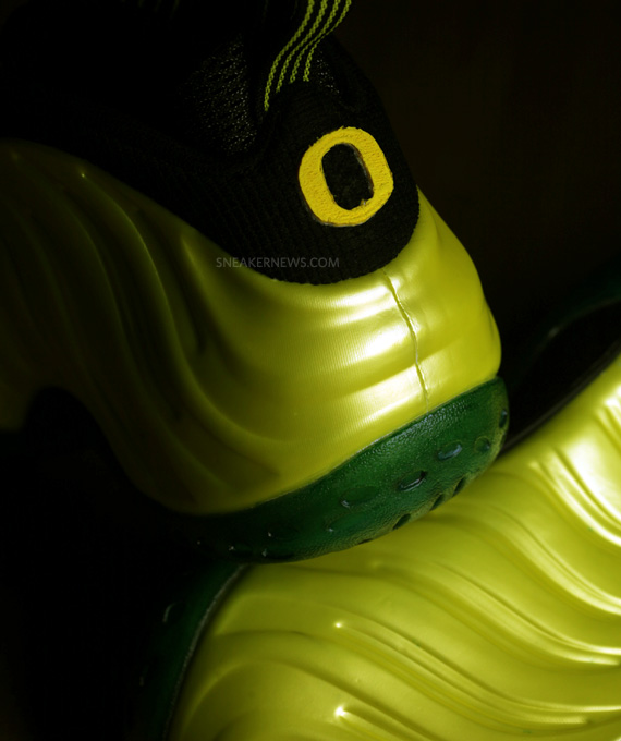 Nike Air Foamposite One Oregon Ducks Customs 3