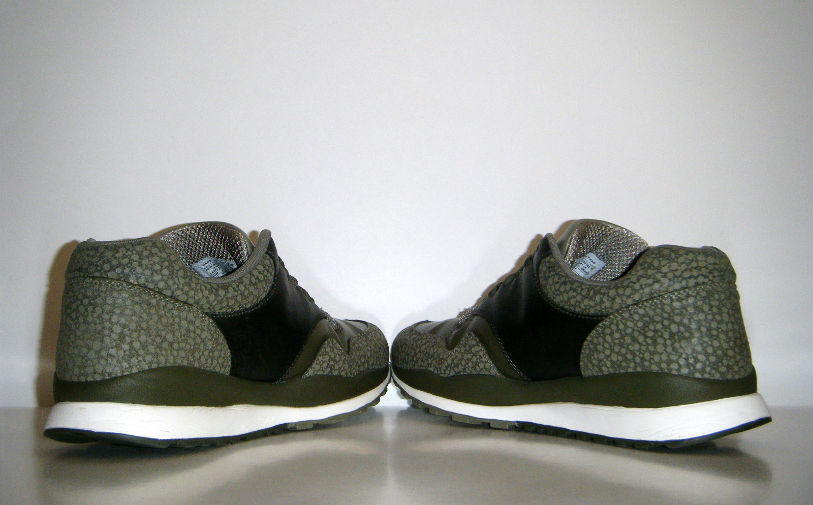 Nike Air Safari Le Holiday 2012 Sample 04