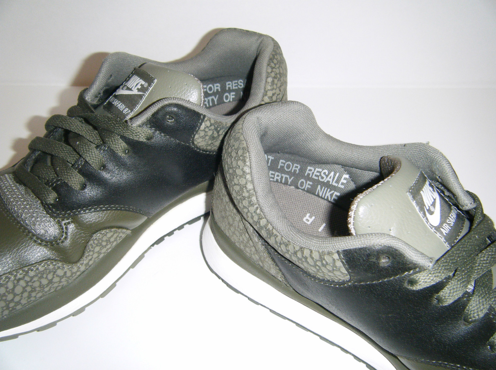Nike Air Safari Le Holiday 2012 Sample 07