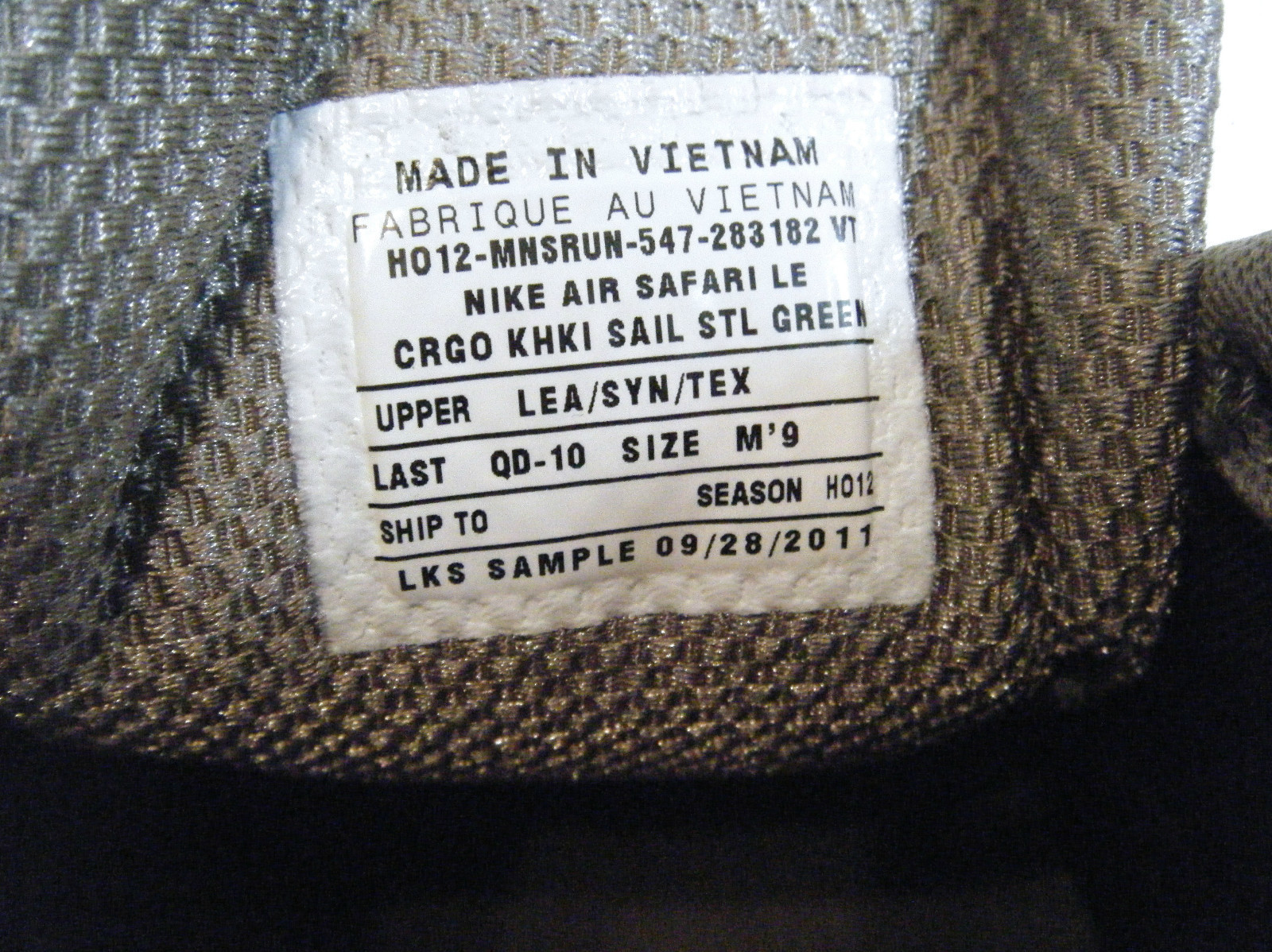 Nike Air Safari Le Holiday 2012 Sample 08