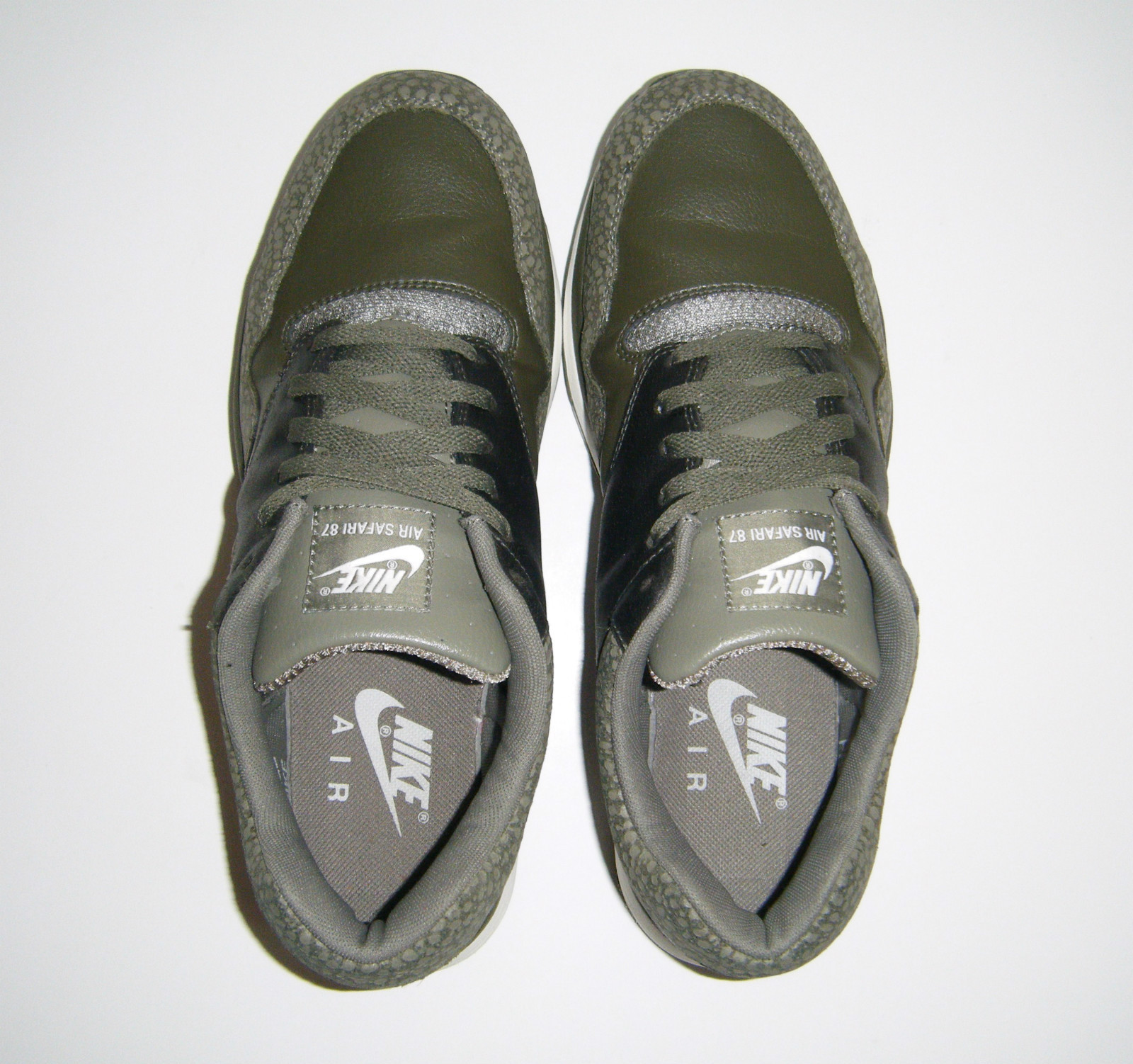 Nike Air Safari Le Holiday 2012 Sample 09