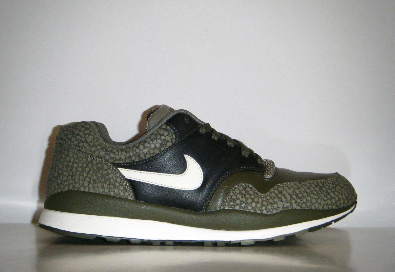 Nike Air Safari Le Holiday 2012 Sample 10