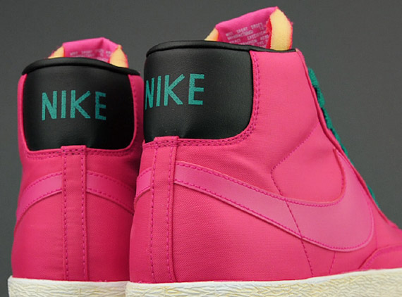 Nike Blazer High Vntg Voltage Cherry