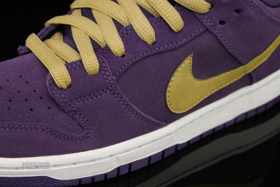 Nike Sb Dunk Low Crown Royal Available 03