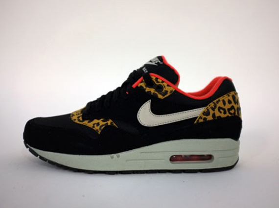 Nike Wmns Air Max 1 Leopard Black Red 1