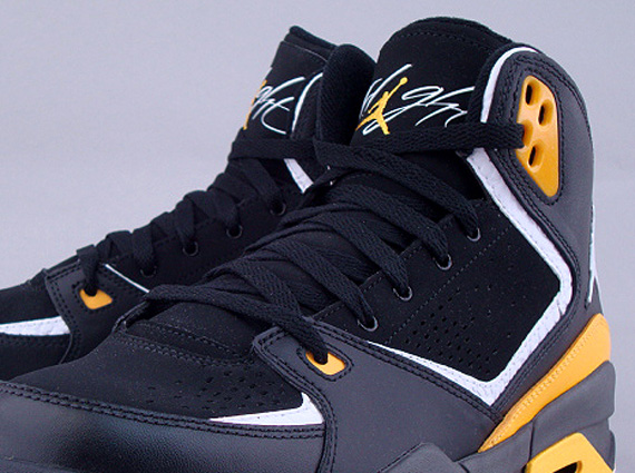 Jordan SC-2 - Black - White - University Gold