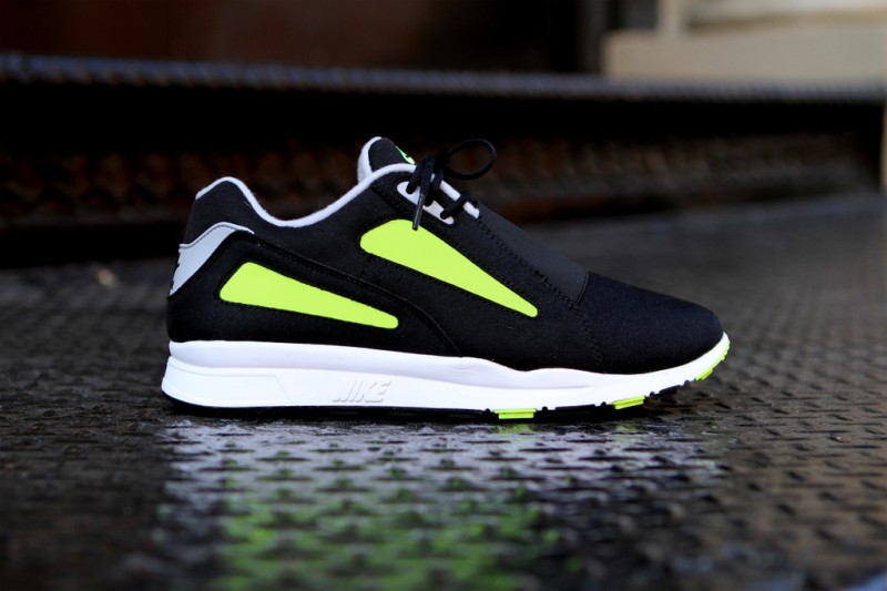 Nike Air Current Black Volt 2