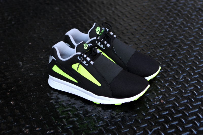 Nike Air Current Black Volt 3