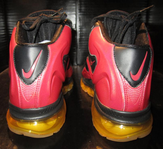 Nike Flyposite Black Gym Red 3