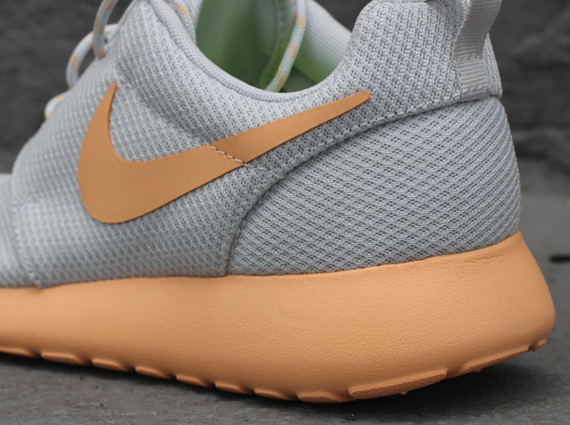 Nike Roshe Run Pure Platinum Orange Chalk 4