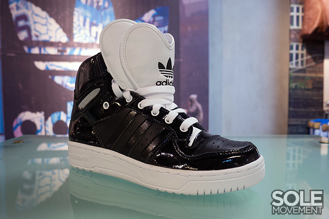 Adidas Originals Metro Attitude Logo W 3