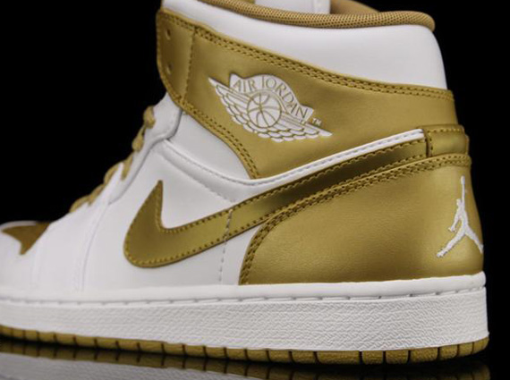 Air Jordan 1 Metallic Gold 1