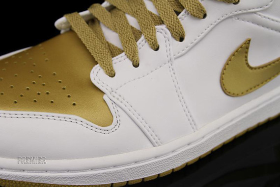 Air Jordan 1 Metallic Gold 4